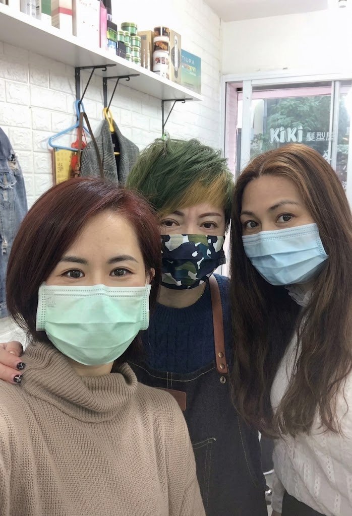 琪琪髮型屋與客人